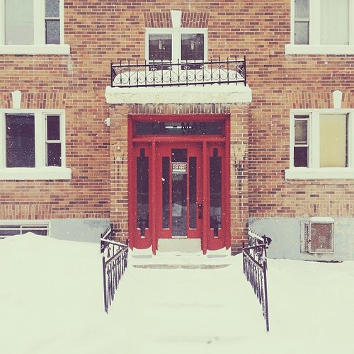 Find momo at an apartment building.