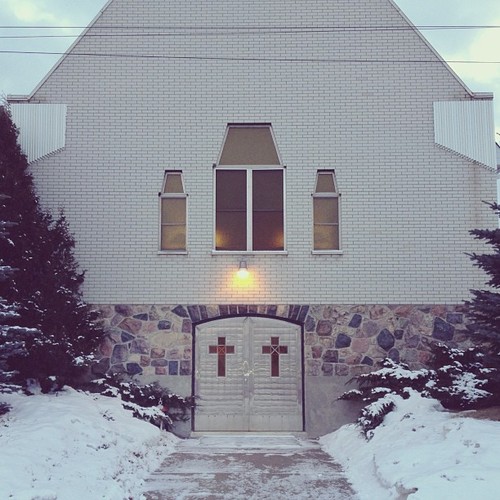 Find momo at church.